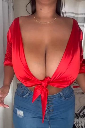 Too large to fit them in your mouth? (gif)
